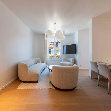 5-br Luxury Centre Apartment