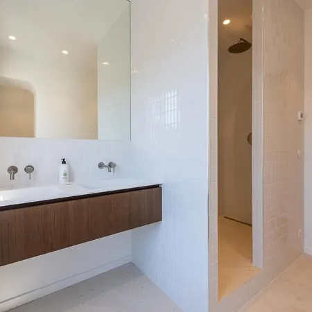 5-br Luxury Centre